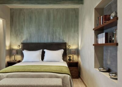 Deluxe Suite — bedroom